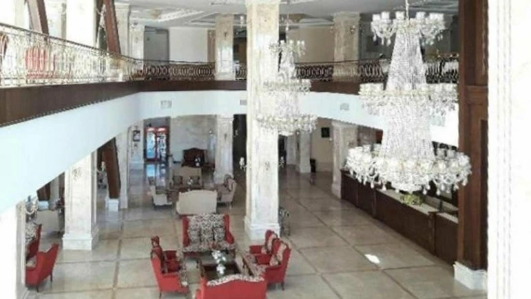 Haleh Hotel Baneh 4