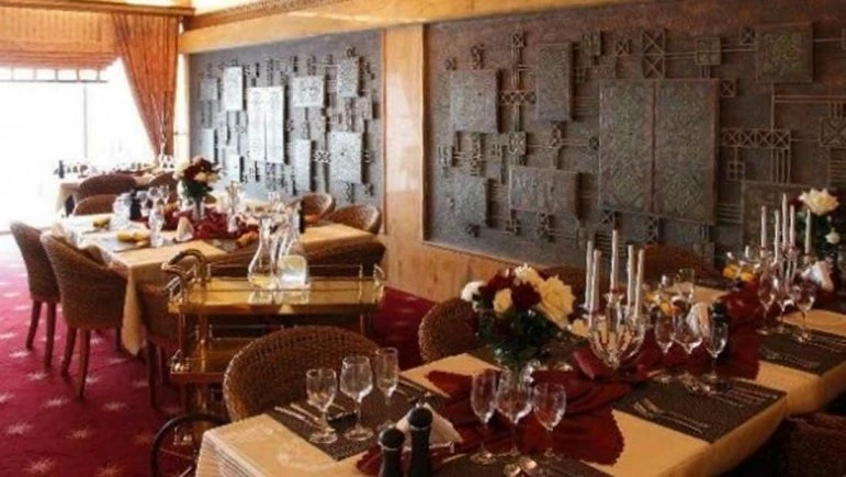 Narenjestan Hotel Izadshahr 8