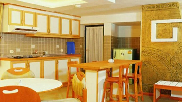Ariyan Hotel Nur 1