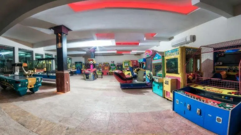 Ariyan Hotel Nur 7