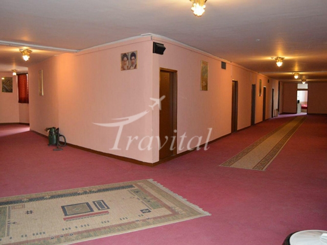 Roz (Rose) Hotel Qom 7