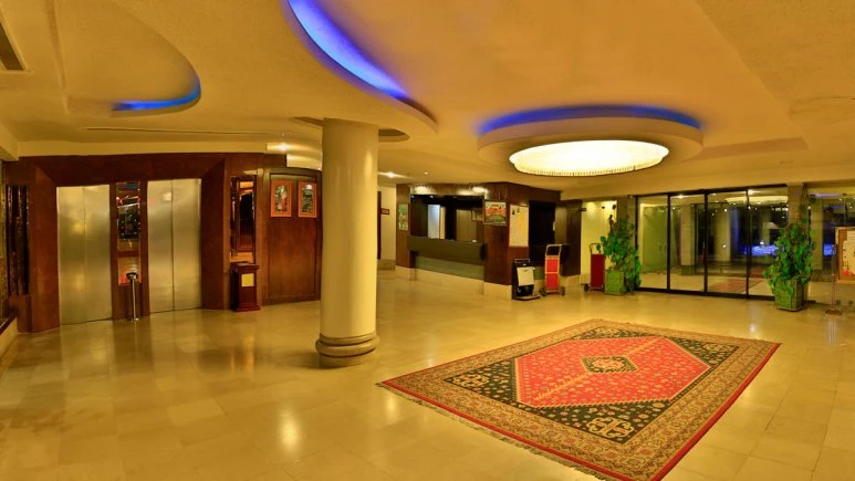 Laleh Hotel Sarein 5