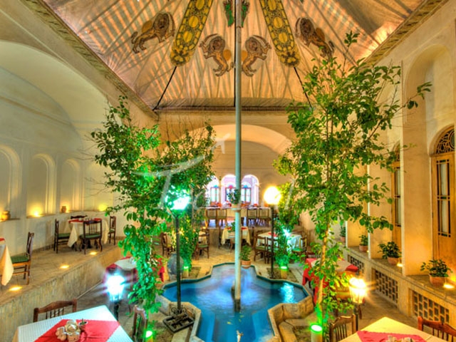 Laleh Hotel Yazd 2