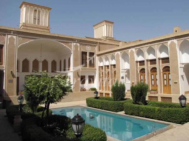 Laleh Hotel Yazd 9